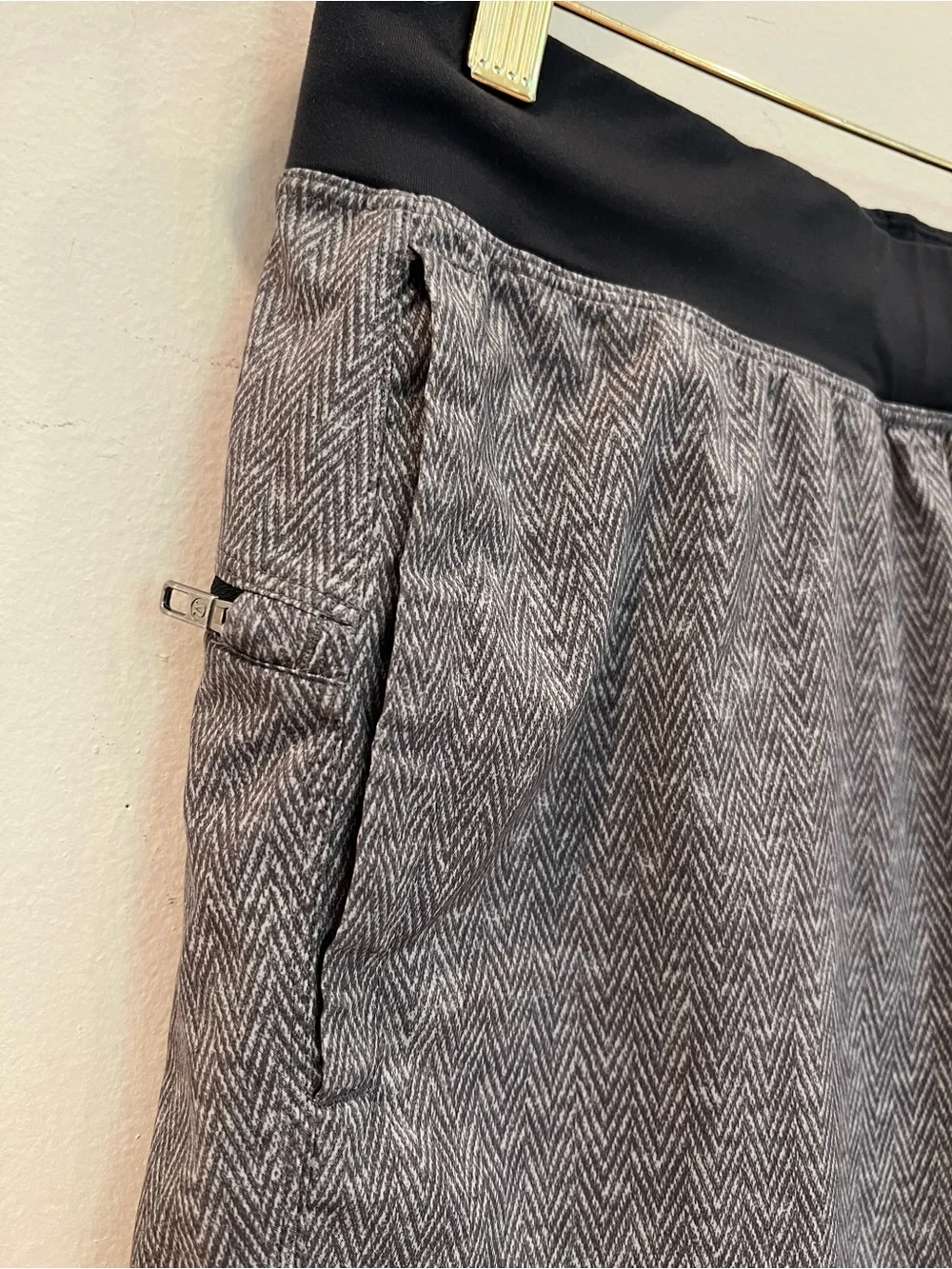 Lululemon Shorts Mens Medium Gray T.H.E. 11” Inseam Linerless Athletic Active